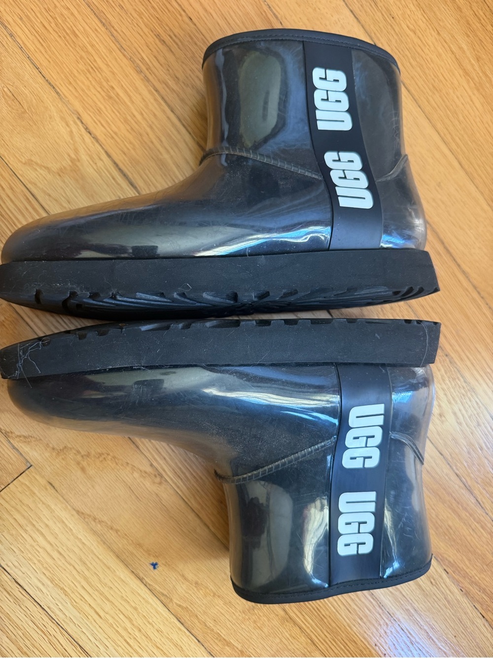 UGG mini clear black size 8